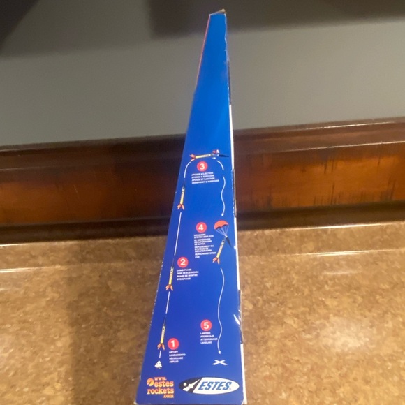 Estes Taser Rocket - Picture 4 of 4